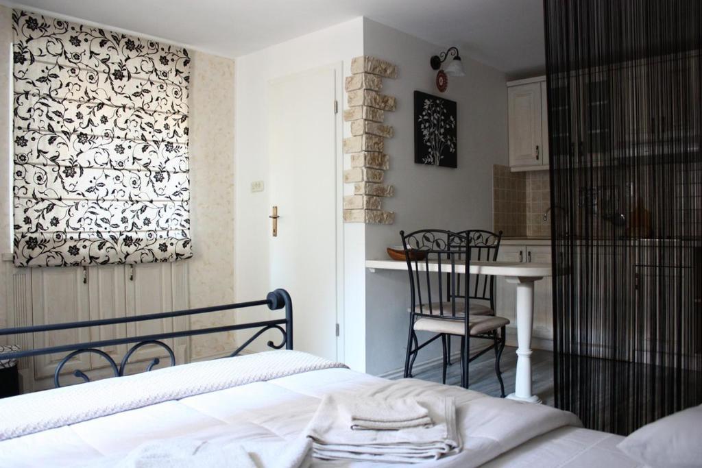 Old Town Apartment شيبينيك الغرفة الصورة