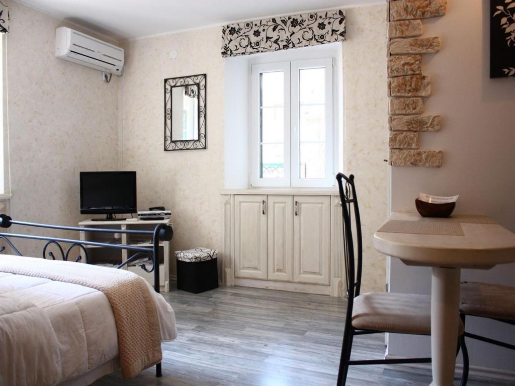 Old Town Apartment شيبينيك الغرفة الصورة
