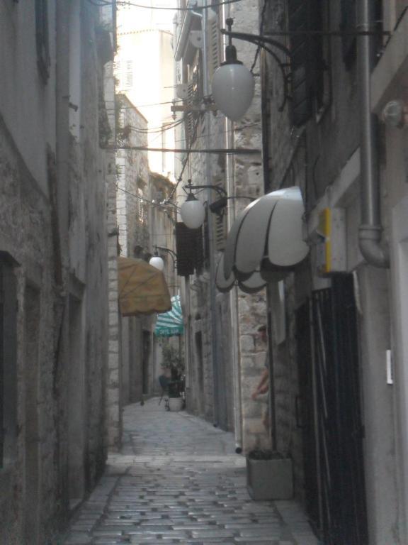 Old Town Apartment شيبينيك الغرفة الصورة